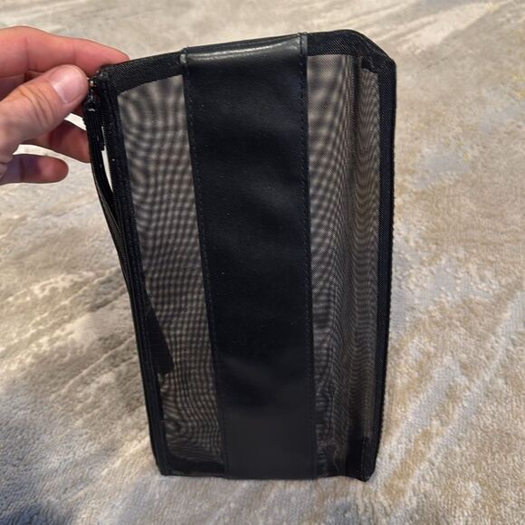 Burberry Fragrance Bag with mesh feature black EUC - Picture 4 of 7